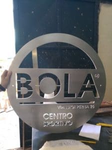 Taglio ad acqua insegne